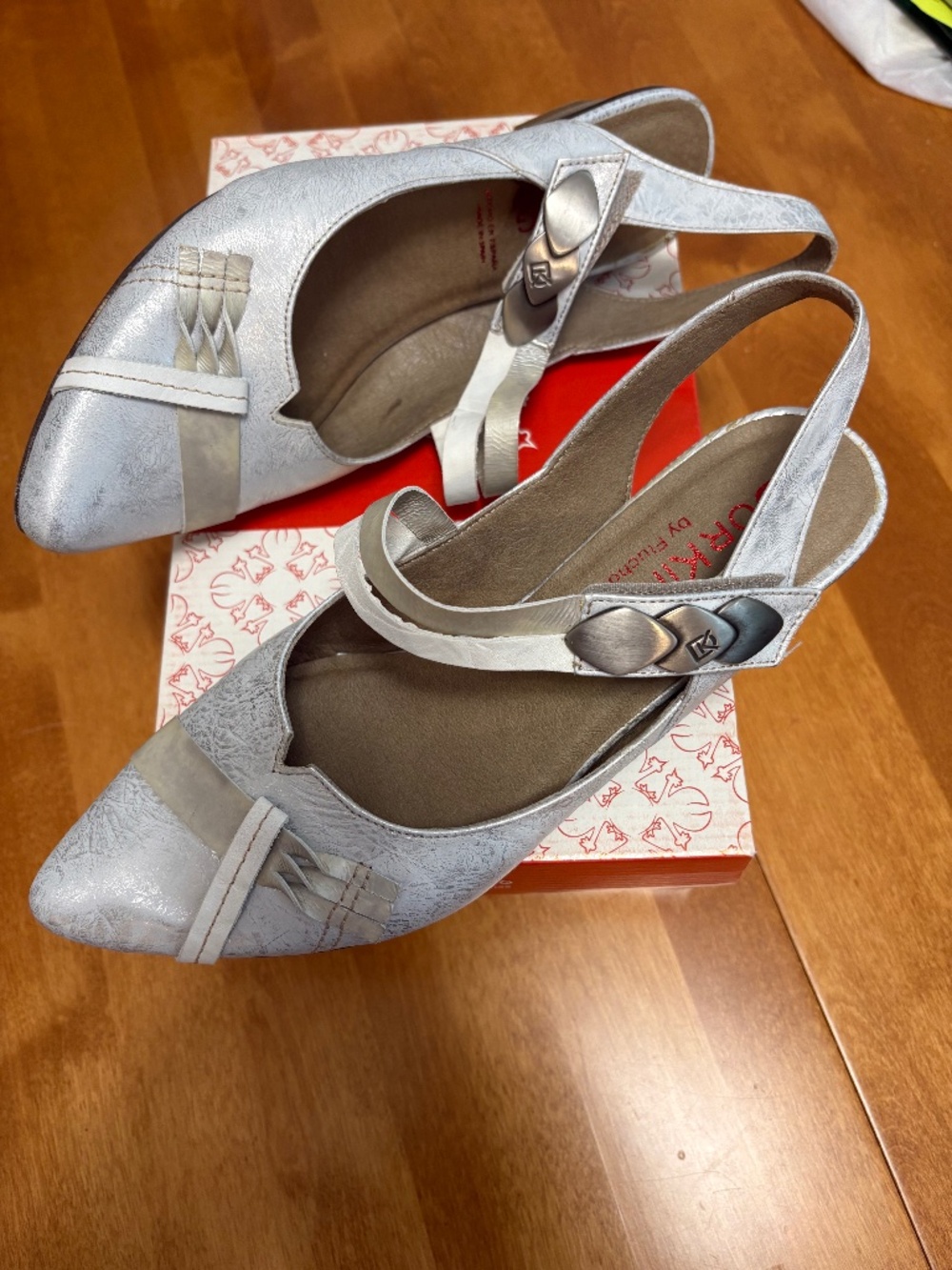 Women’s shoes